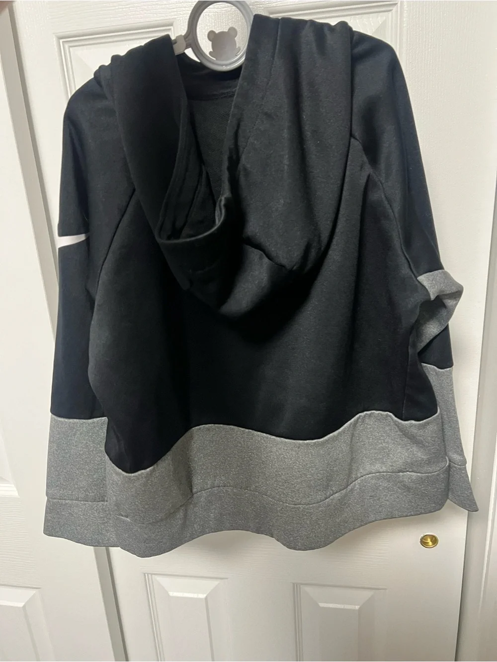 Nike Boys Therma Colorblock Logo Pullover Hoodie Black Grey Youth M - Picture 4 of 8